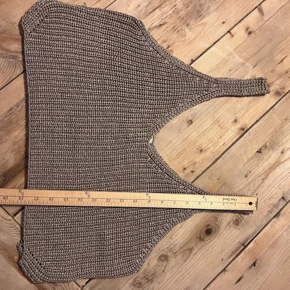 Crop Top Crocheted sweater - Picture 4 of 4